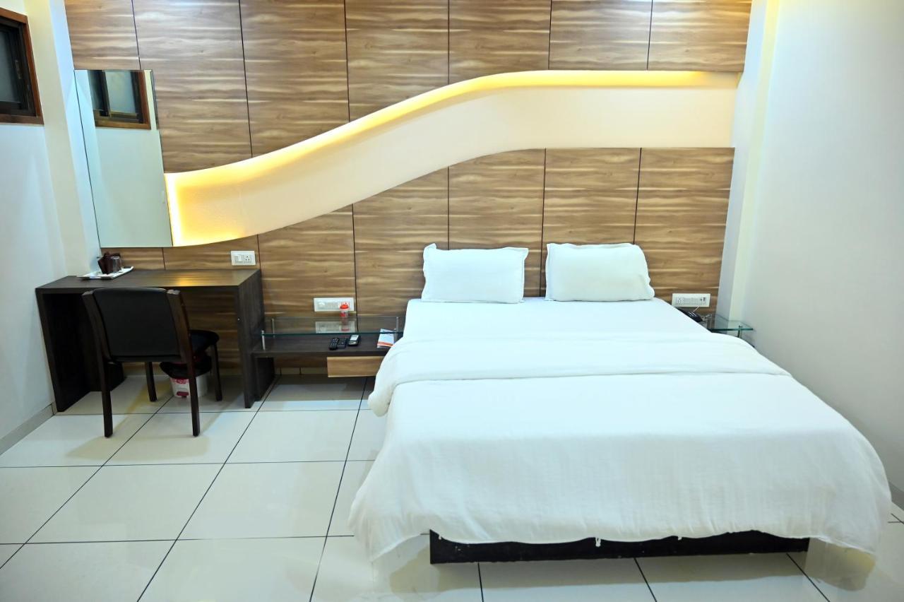 Hotel Aaram Umargām Exteriér fotografie